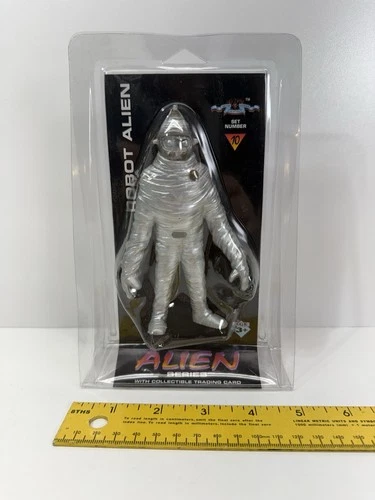 Men in Black Alien Robot Set Number 10 MIB Action Figure Card Shadowbox 55010