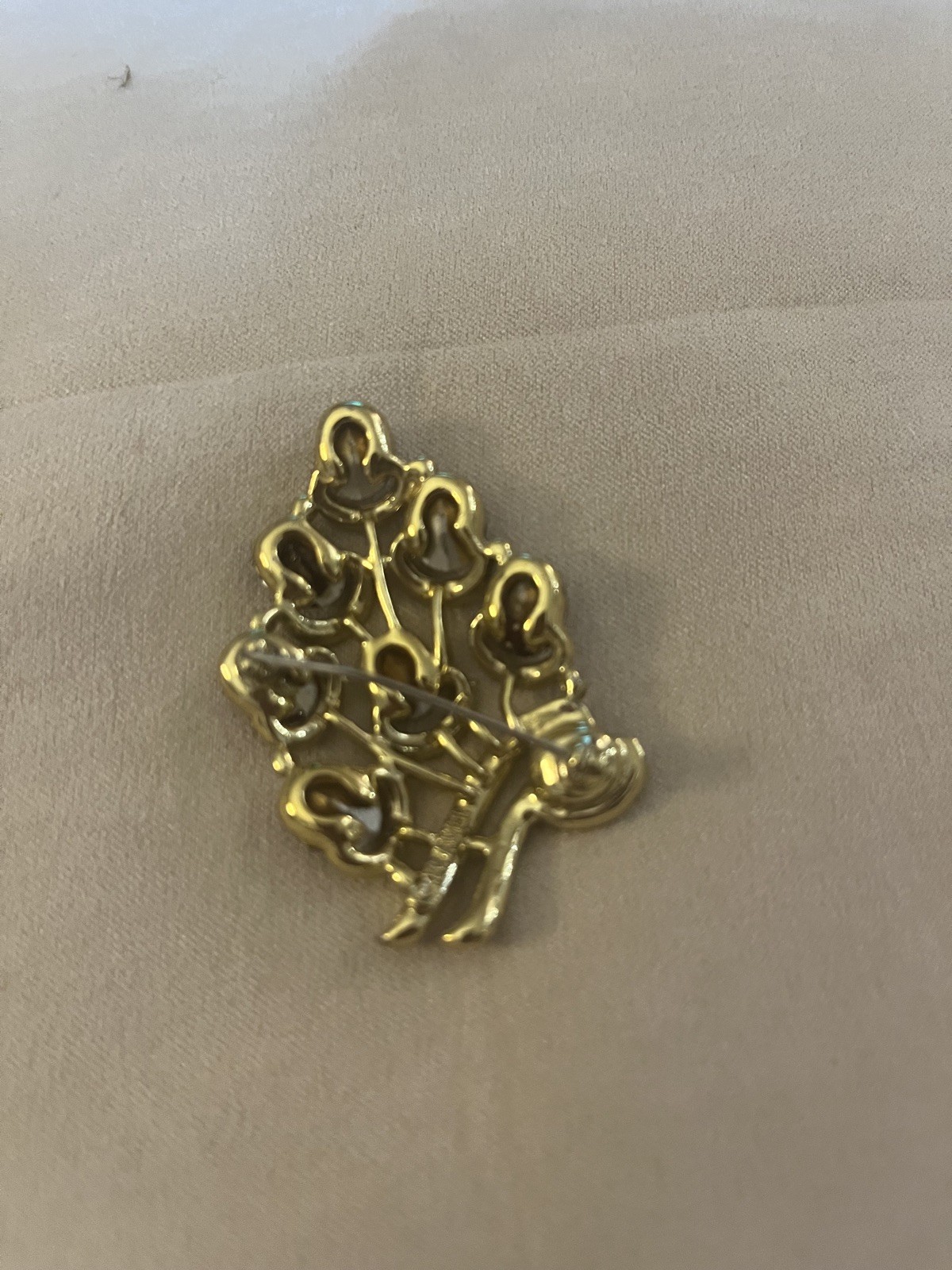 KRAMER Ruby Red Crystal Rhinestone Brooch Pin Sig… - image 4