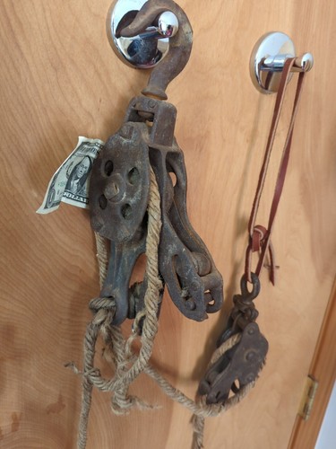 Antiguo PAR de poleas de granero de hierro fundido de Indiana envejecimiento y pátina loft decoración pesada - Imagen 4 de 22