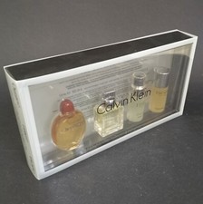 CALVIN KLEIN, Coffret de 4 miniatures de parfum de collection