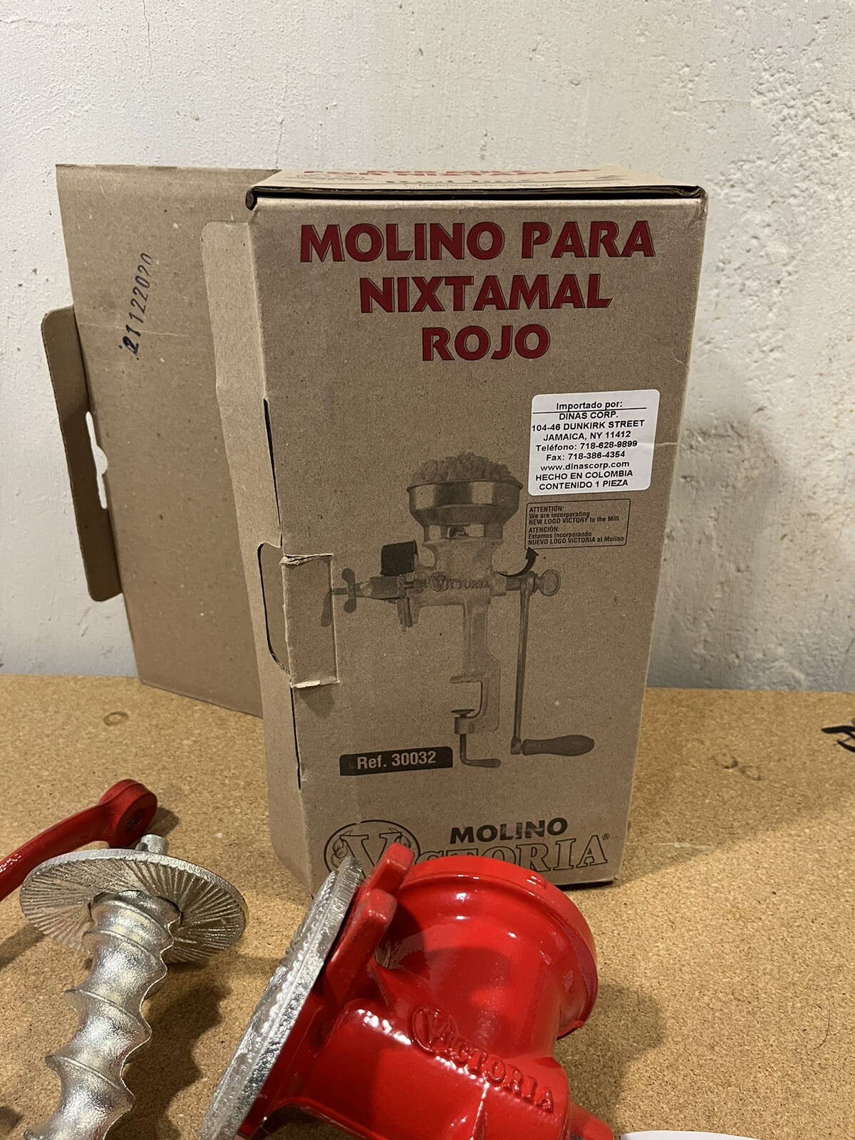 Victoria Manual Low Hopper Grain Grinder RED Cast Iron w/ Instructions