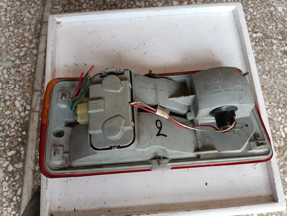 TOYOTA STARLET KP60 RIGHT TAIL LIGHT USED GENIUNE - Image 4 of 4