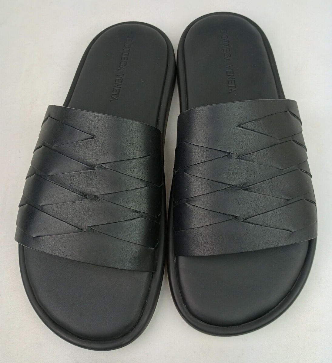 【BOTTEGA VENETA】LEATHER SLIDES Bottega Veneta Men's Black Douglas Intrecciato Leather