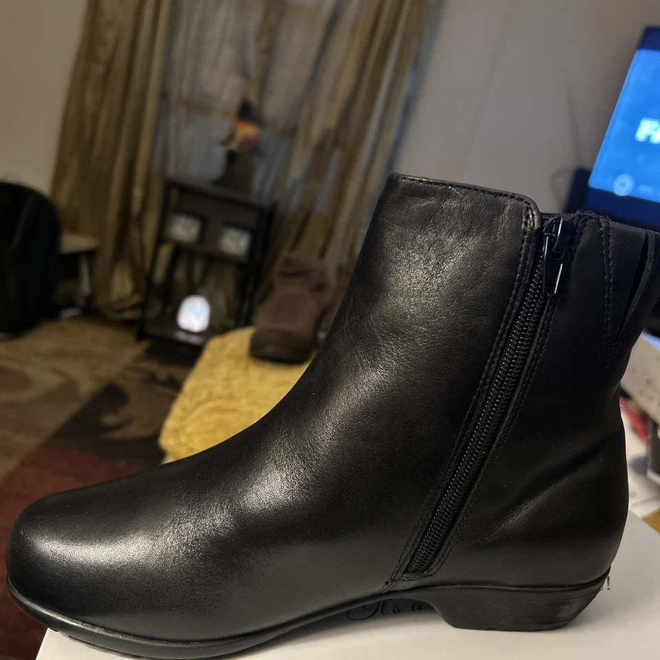 Bota de tornozelo feminina Walking Cradles Elsie, preta com zíper, tamanho 7,5 WW (EE) - Imagem 3 de 4