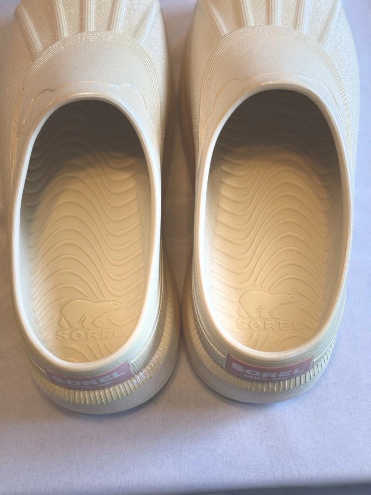sorel caribou clog pearlized waterproof 
