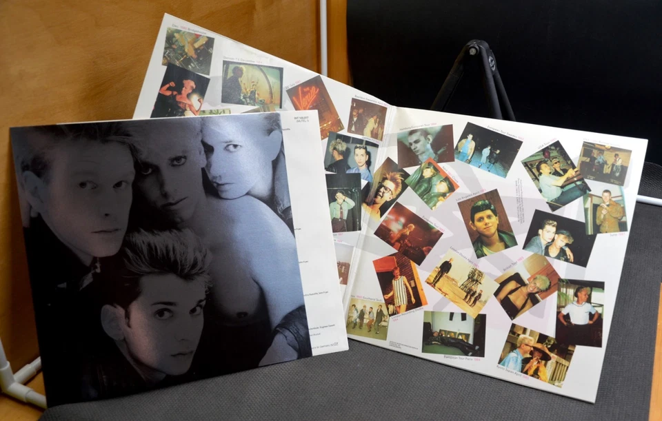 LP - DEPECHE MODE - The SIngles 81 - 85 / GREY Vinyl - Mute 3 / + metallic print - Bild 3 von 4