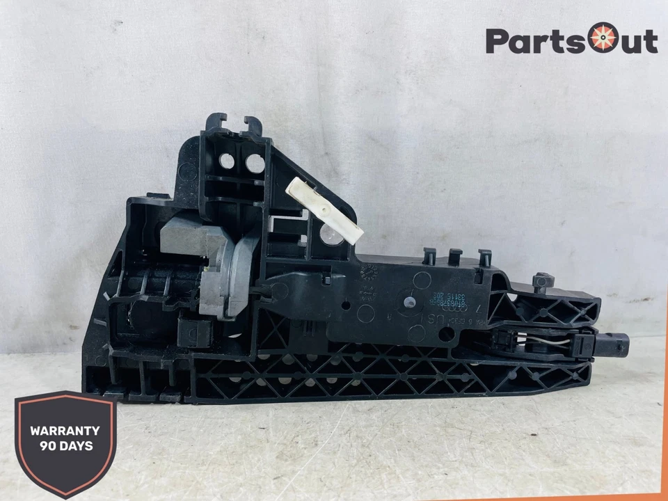 2008 - 2017 AUDI A4 A5 S5 QUATTRO FRONT RIGHT EXTERIOR DOOR HANLE W/ BRACKET OEM - Image 4 of 4