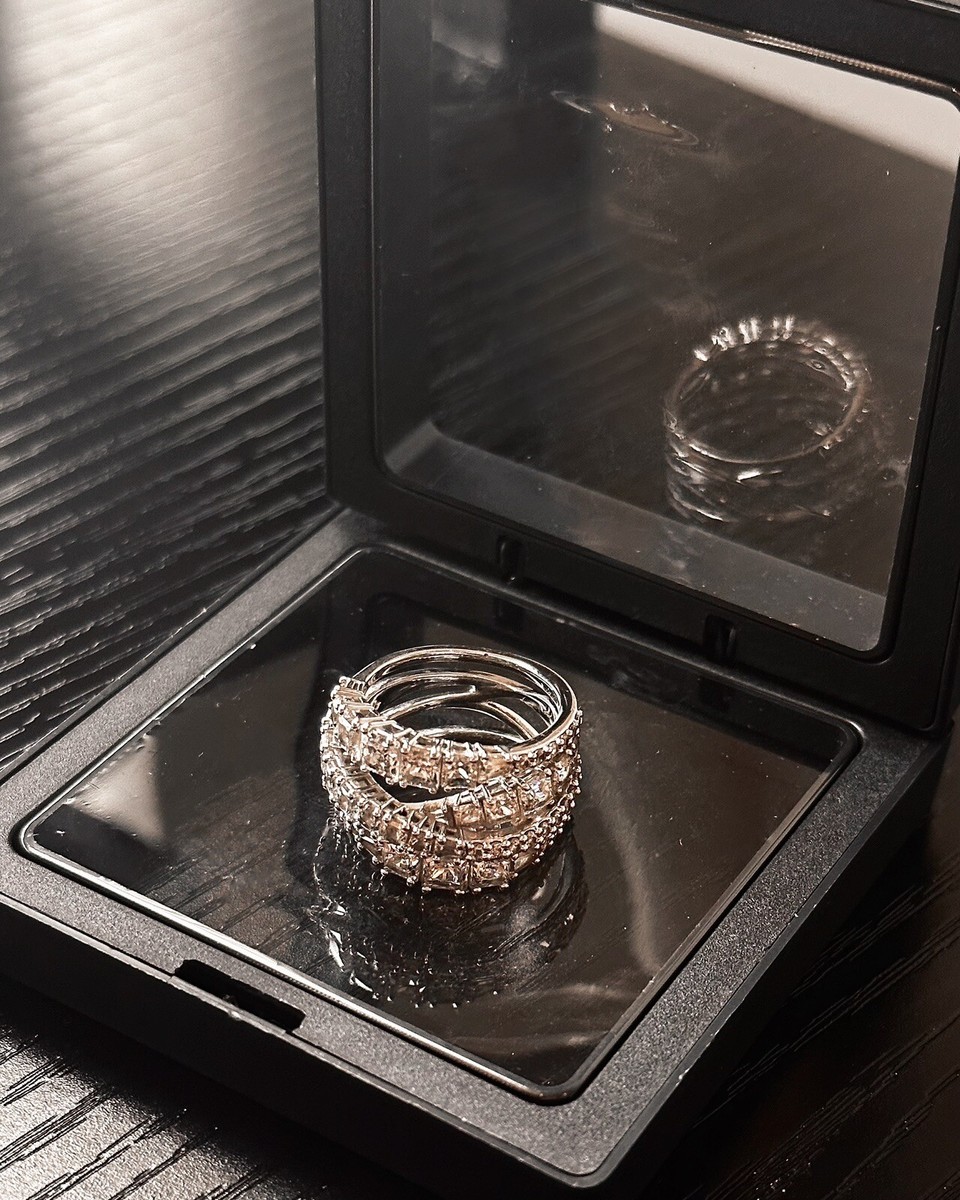 【新品未使用】SWAROVSKI Twist Wrap リング 箱付き Swarovski PRE-OWNED Rhodium Twist Wrap Ring SIZE 7 | eBay