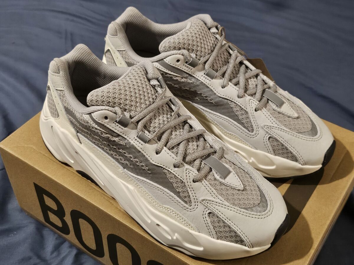 ADIDAS YEEZY BOOST 700 V2 STATIC SZ 10.5 NOT V1 UTILITY 350 ADIDAS YEEZY BOOST 700 V2 STATIC SZ 10.5 NOT V1 UTILITY 350