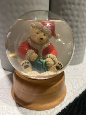 Vintage EDDIE BAUER HOME Christmas Snow Globe Polar Bear Santa