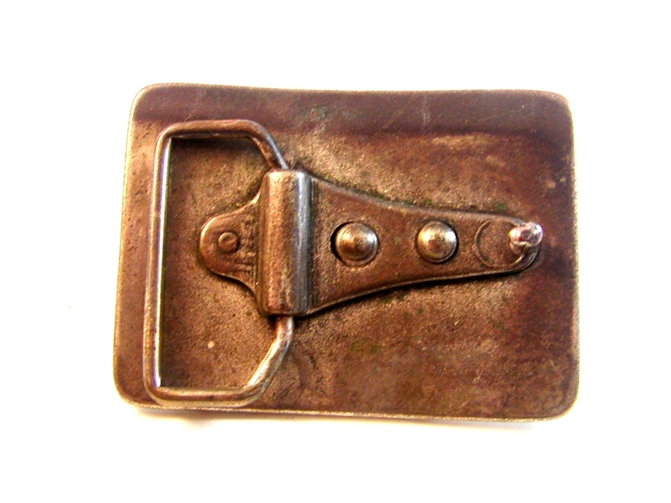 как выглядит Vintage Registered Trademark E In Shield Quality Brand Belt Buckle фото