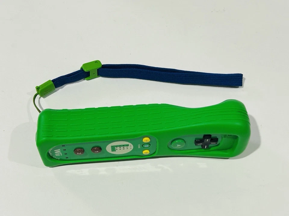 Official Wii Remote LUIGI Nintendo Motion Plus Wii U Controller Matching Cover - Image 3 of 4