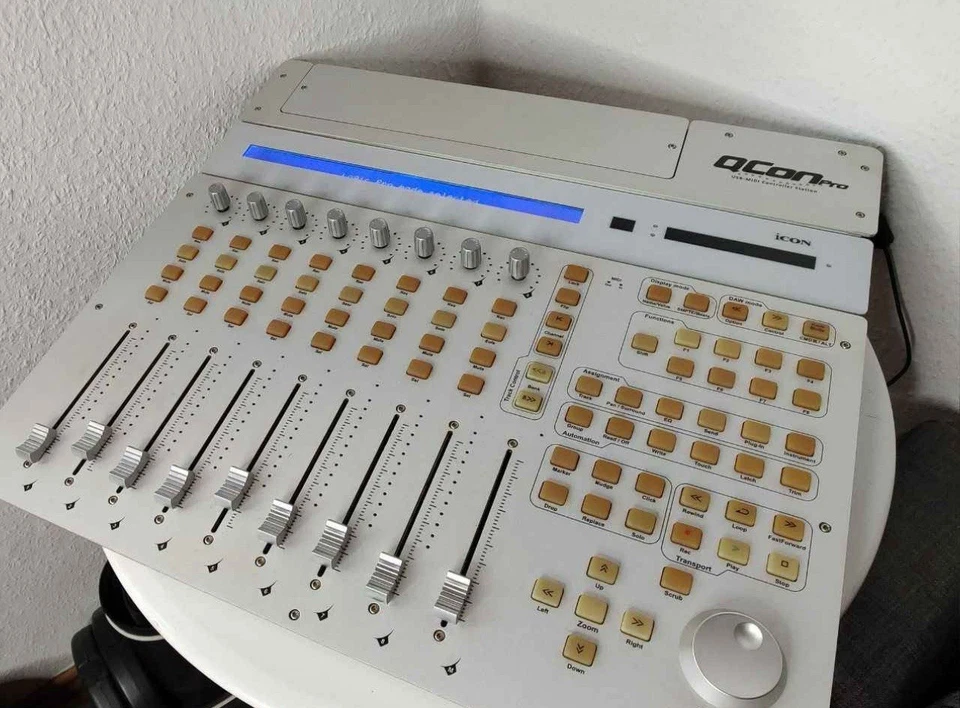 ICON QCon Pro MIDI DAW Controller – 8 Motorfader, Jog Wheel, USB