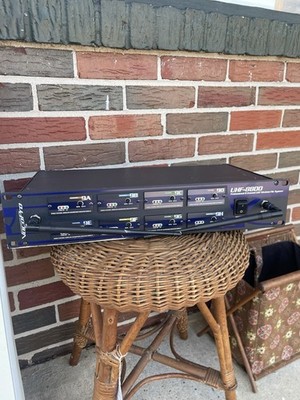 VocoPro UHF-8800 Professional 8 Channel UHF Wireless Microphone System Untested