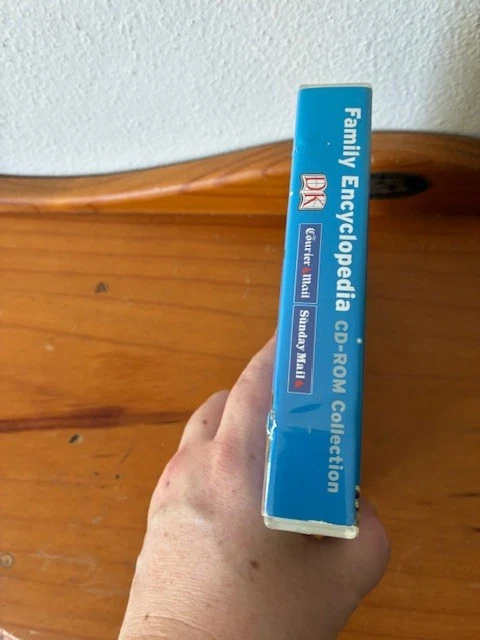 Family Encyclopedia 2007 14-disc CD-ROM Collection (Courier Mail & Sunday Mail) - Image 2 of 4