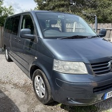 VW Caravelle 2007, 2.5tdi, 7 Seater with dog crates