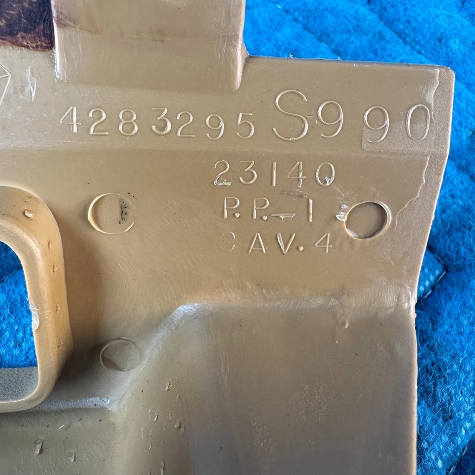 Оригинальная внутренняя отделочная панель 89–91 CHRYSLER TC MASERATI 46K цвет Ginger Tan 4283295 - Изображение 4 из 4