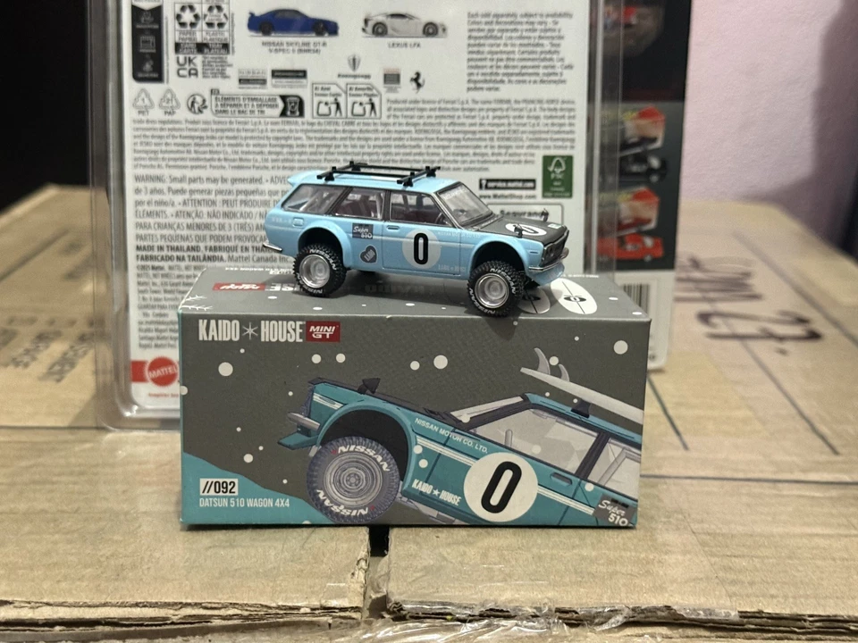 Kaido House x Mini GT Datsun 510 Wagon 4x4 Surf Blu KHMG092 “CAJA ABIERTA” Foto 4 de 4