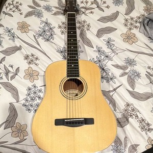Mitchell 6-String Dreadnought Acoustic Guitar Spruce Natural Right-Handed