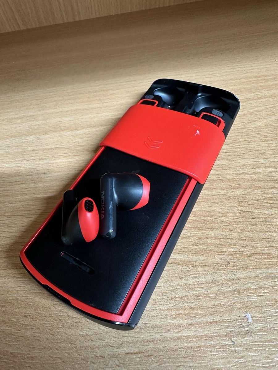 Nokia 5710 Xpress Audio 4G Black Unlocked With Built-In Earbuds