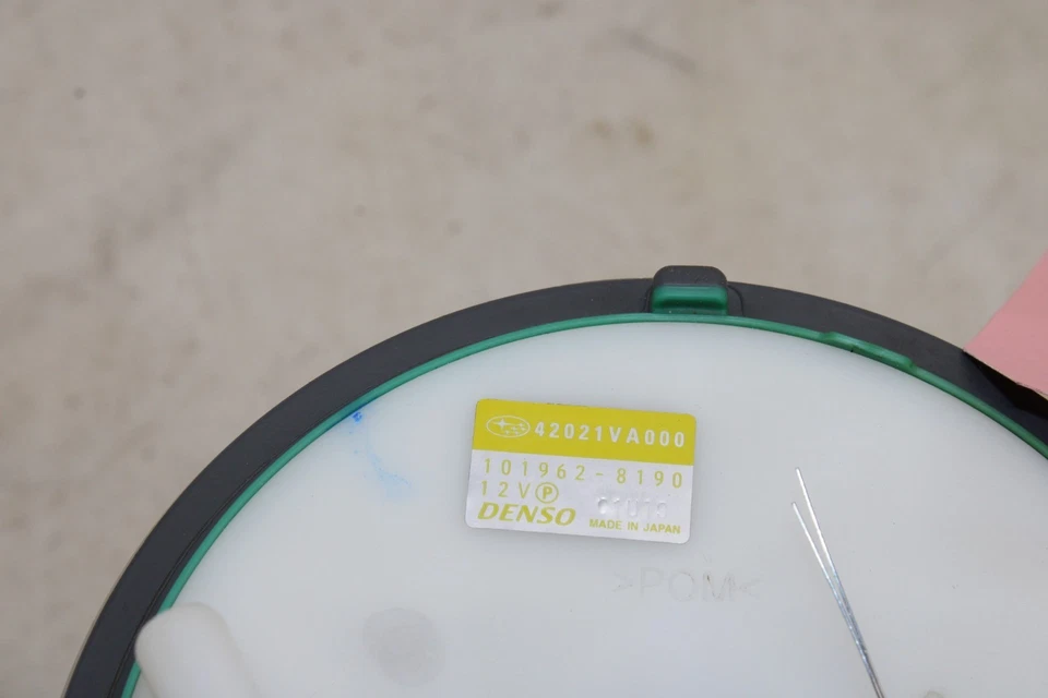 Bomba de combustible Subaru WRX STI 2015-2021 2,5 L 42021VA000 OEM NE24 Foto 3 de 4