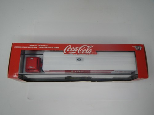 M2 Machines Coca-Cola 1970 Ford C-600 & 1970 Ford Mustang Boss 302 70S01 - Picture 4 of 7