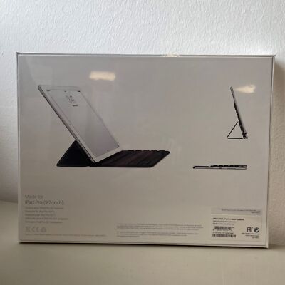 GENUINE APPLE SMART KEYBOARD FOR IPAD PRO 9.7