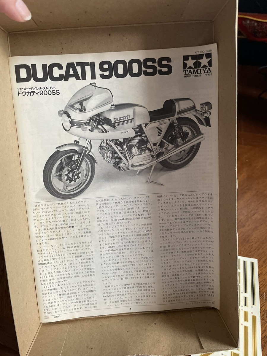 Tamiya DUCATI 900SS 1:12 Model Kit 1425 Sport Motorcycle V-Twin