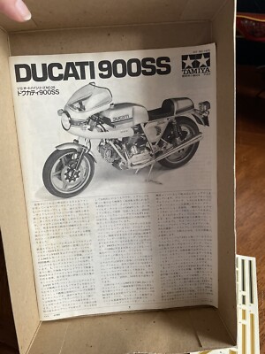 Tamiya DUCATI 900SS 1:12 Model Kit 1425 Sport Motorcycle V-Twin