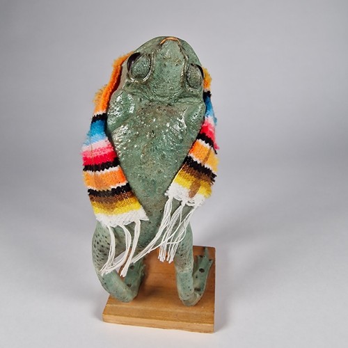 Taxidermy Bullfrog Harp Playing Mexican Anthropomorphic Frog Toad Vintage - Picture 5 of 10