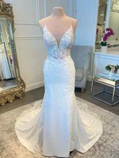 Satin Mermaid Wedding Dresses V-Neck Applique Long Spaghetti Strap Bridal Gowns