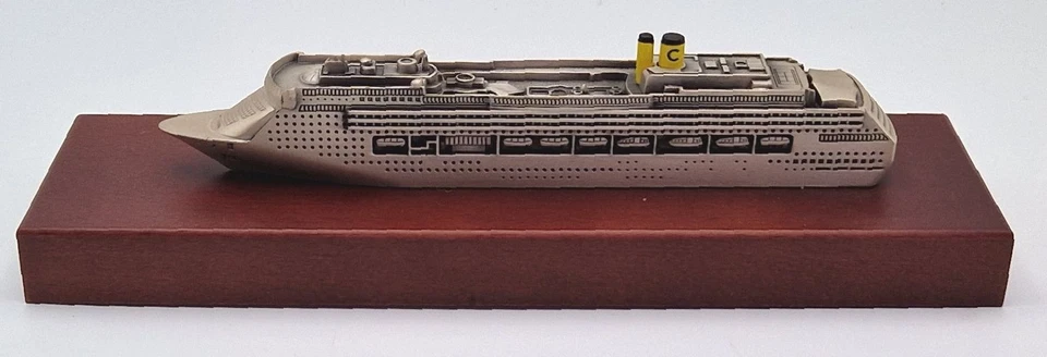 Kreuzfahrtschiff Modell Costa VICTORIA auf Sockel -Neuwertig - Bild 3 von 4