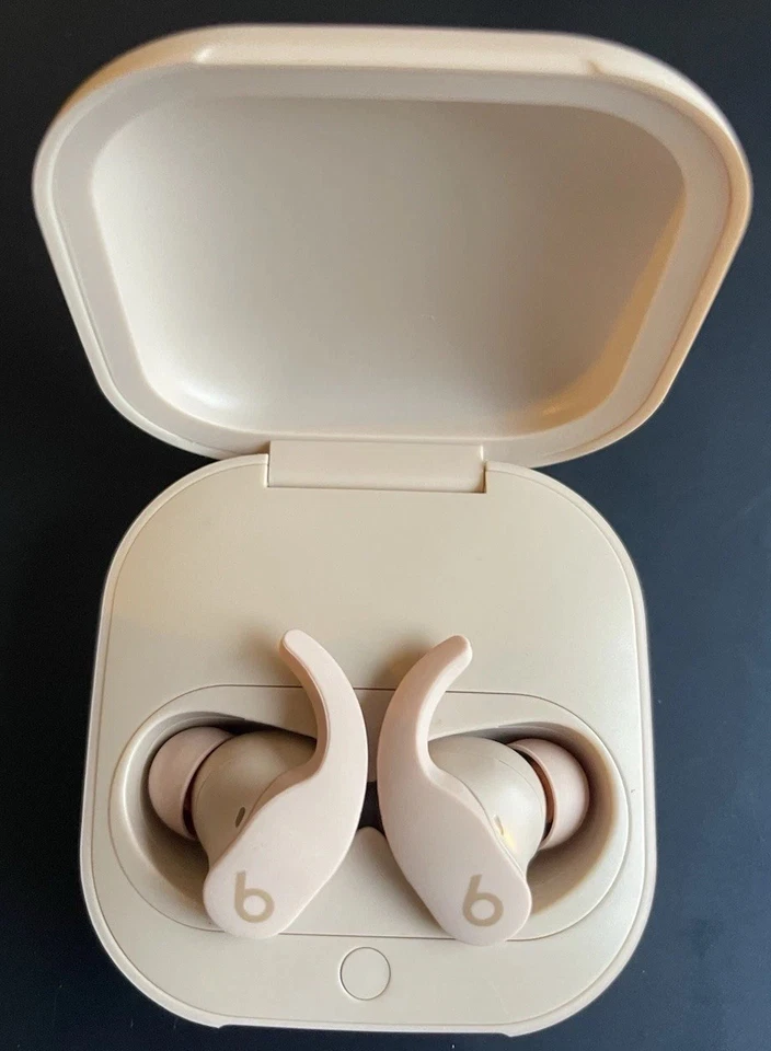Auriculares Beats X Kim Kardashian Fit Pro Moon - Nuevos Foto 3 de 3