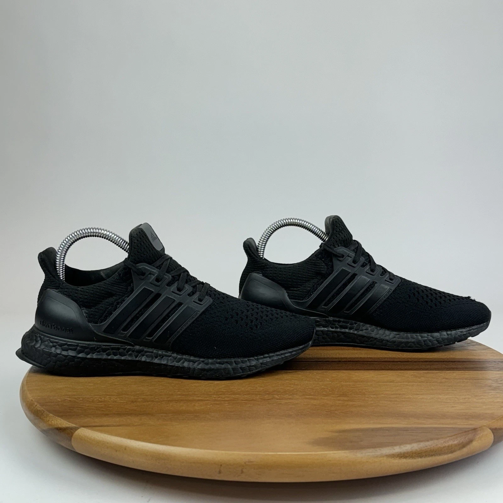 Scarpe da ginnastica donna Adidas Ultraboost 1.0 Triple nere da corsa atletica taglia 6
