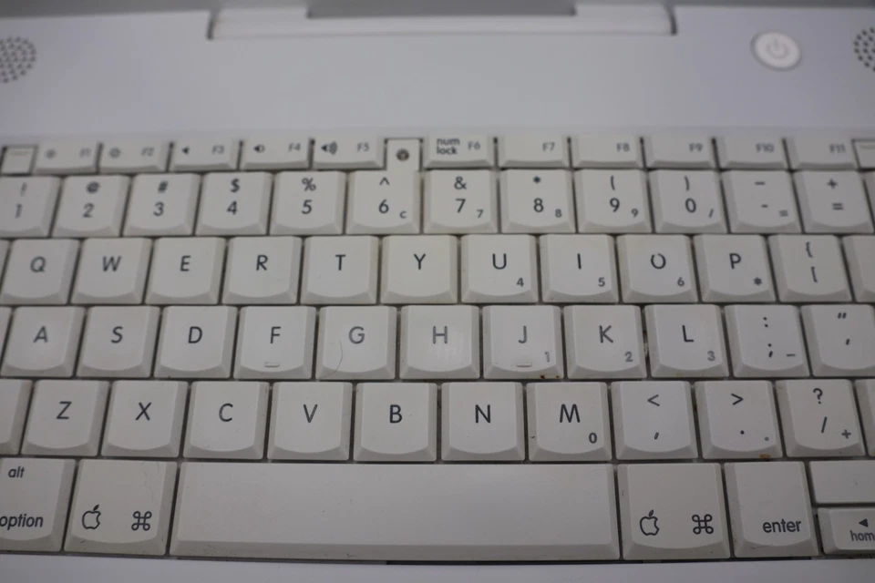 Macintosh iBook G4 1.33 GHz 14.1" LCD screen Mac OS 10.5.8 Model A1055- 1768 MB - Image 3 of 4