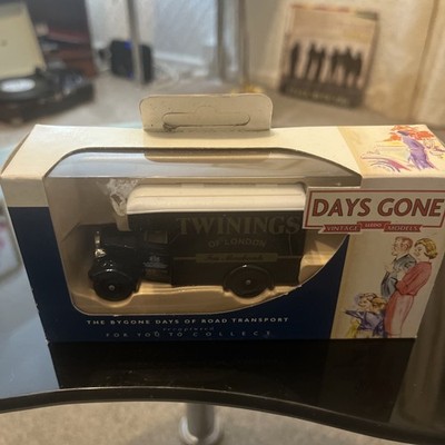 1:43 Autos LLEDO DAYS GONE Dennis Removal Van Twinnings Tea Diecast guter Zustand