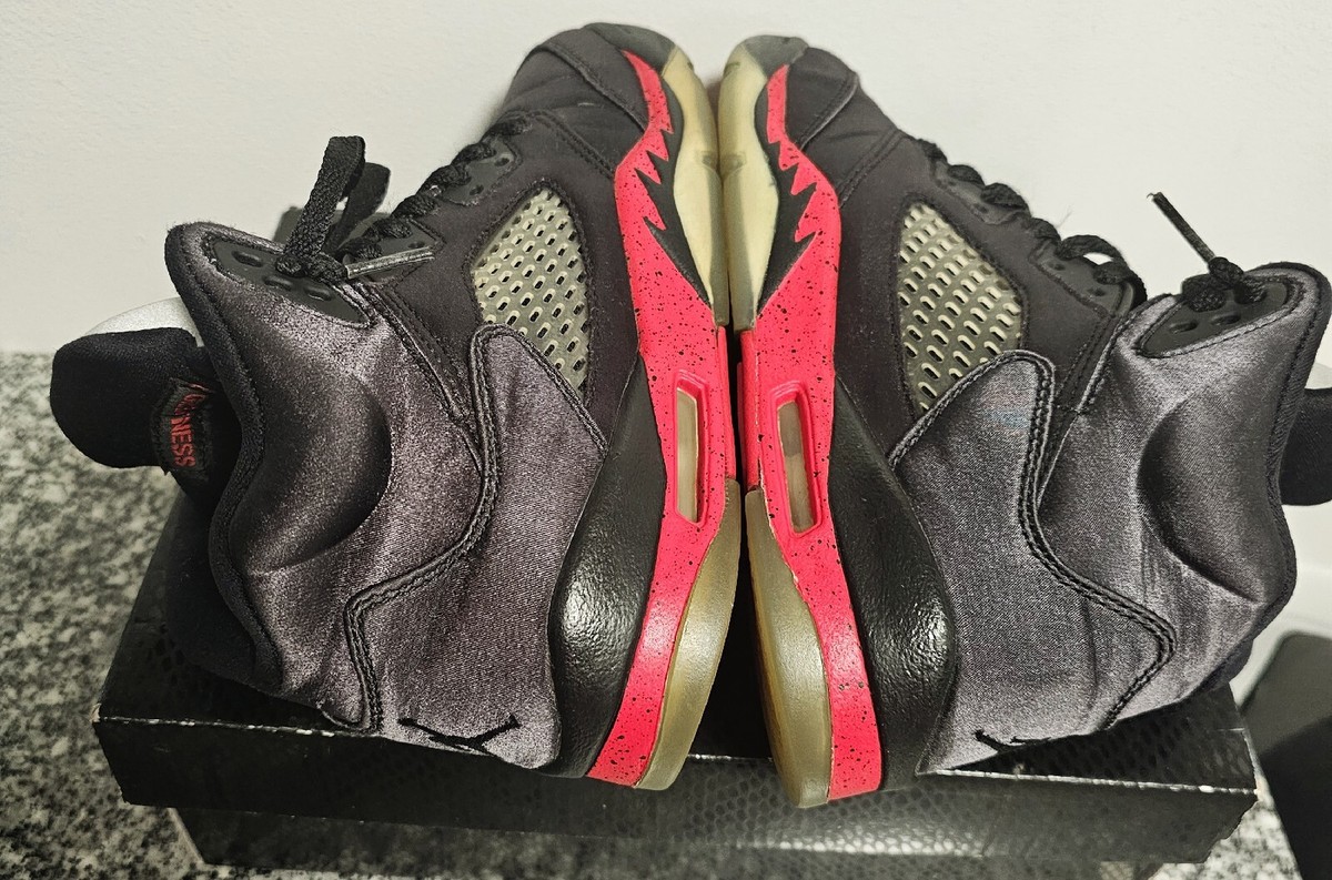 Nike Air Jordan 5 Retro Boys Sz.5,5Y Black Athletic Sneakers Satin