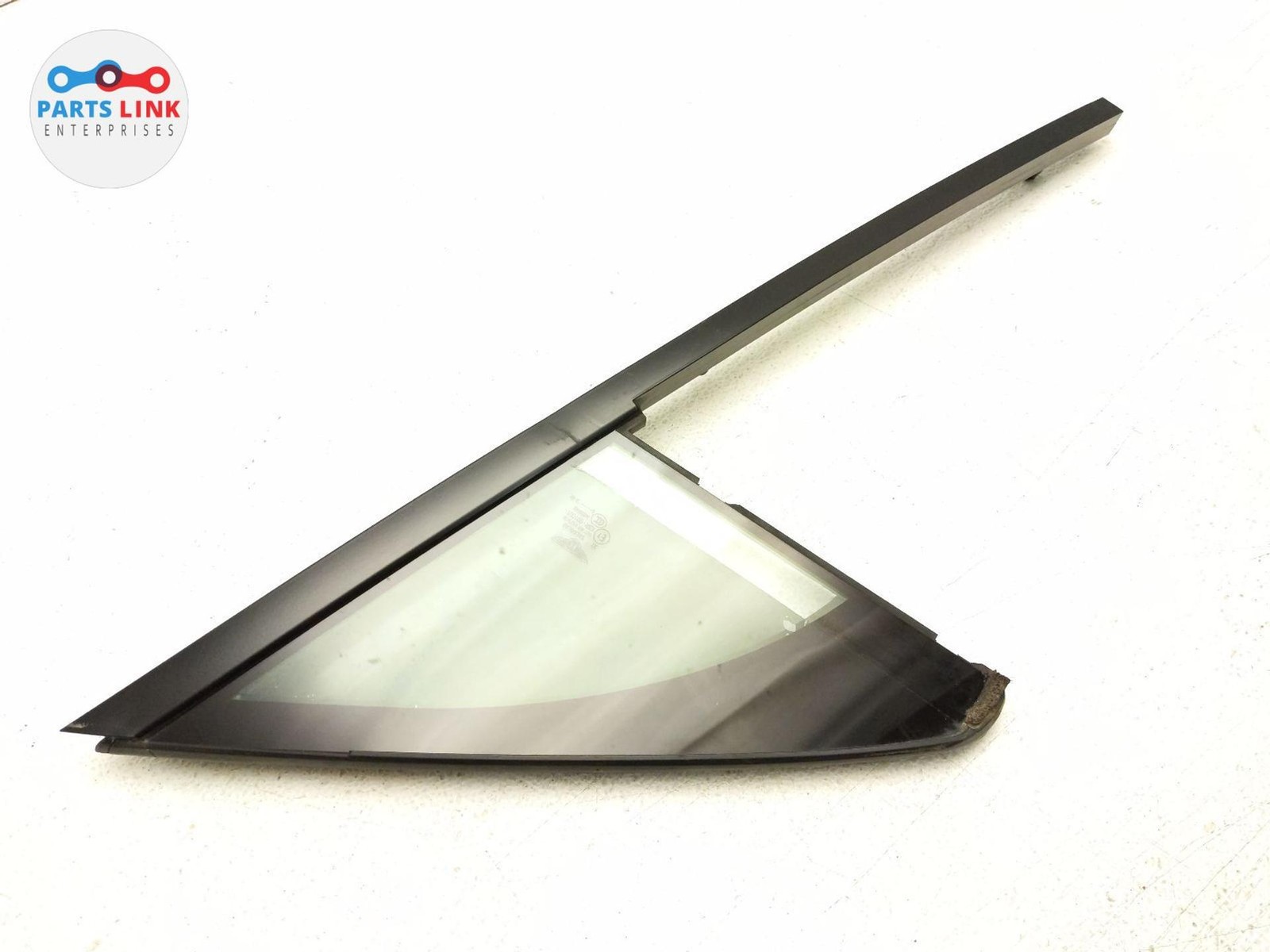 2016-20 BENTLEY BENTAYGA FRONT LEFT VENT GLASS QUARTER WINDOW PANEL ASSY 636 OEM