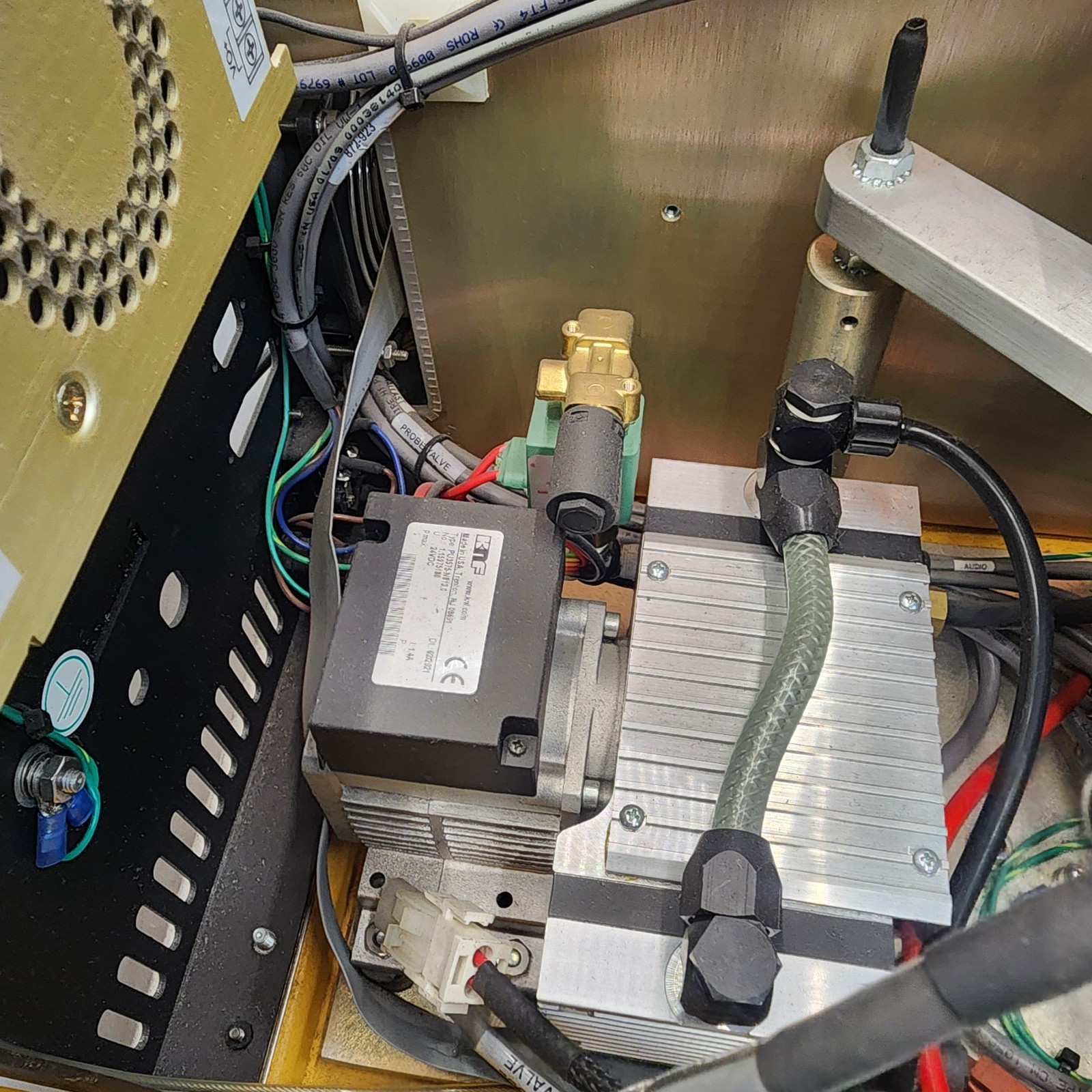 VIC MD-490S Helium Leak Detector Tester Pfeiffer Hipace 80 & TC110