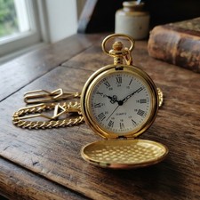 Alloy Vintage Pocket Watch with Gold Chain - 1.78" Quartz Movement Elegance