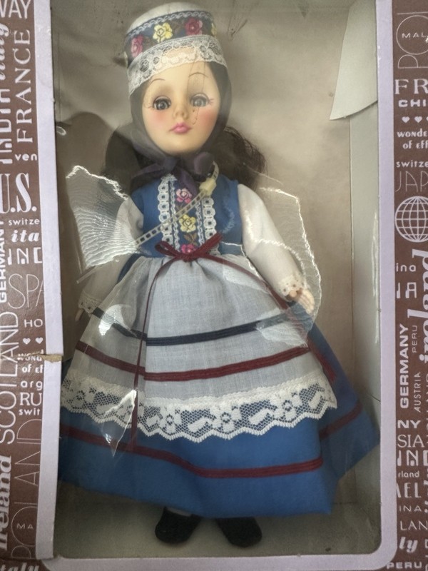 Vintage Effanbee 'France' Doll #1102 - Dolls of the World Series - In Box W/ Tag