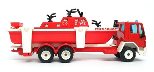 Siku 1/55 Scale Diecast 2823 - Ford Patrol Boat Transporter - Red/White - Picture 3 of 5