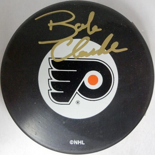 正品 NHL 费城传单 #16 Bobby Clarke 亲笔签名曲棍球冰球 — 第 3/4 张图片