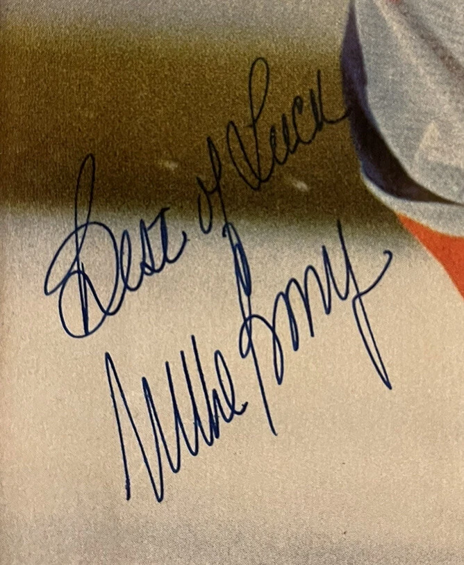 Mike Bossy - FIRMADO - Sports Illustrated 14 de mayo de 1984 Foto 3 de 4