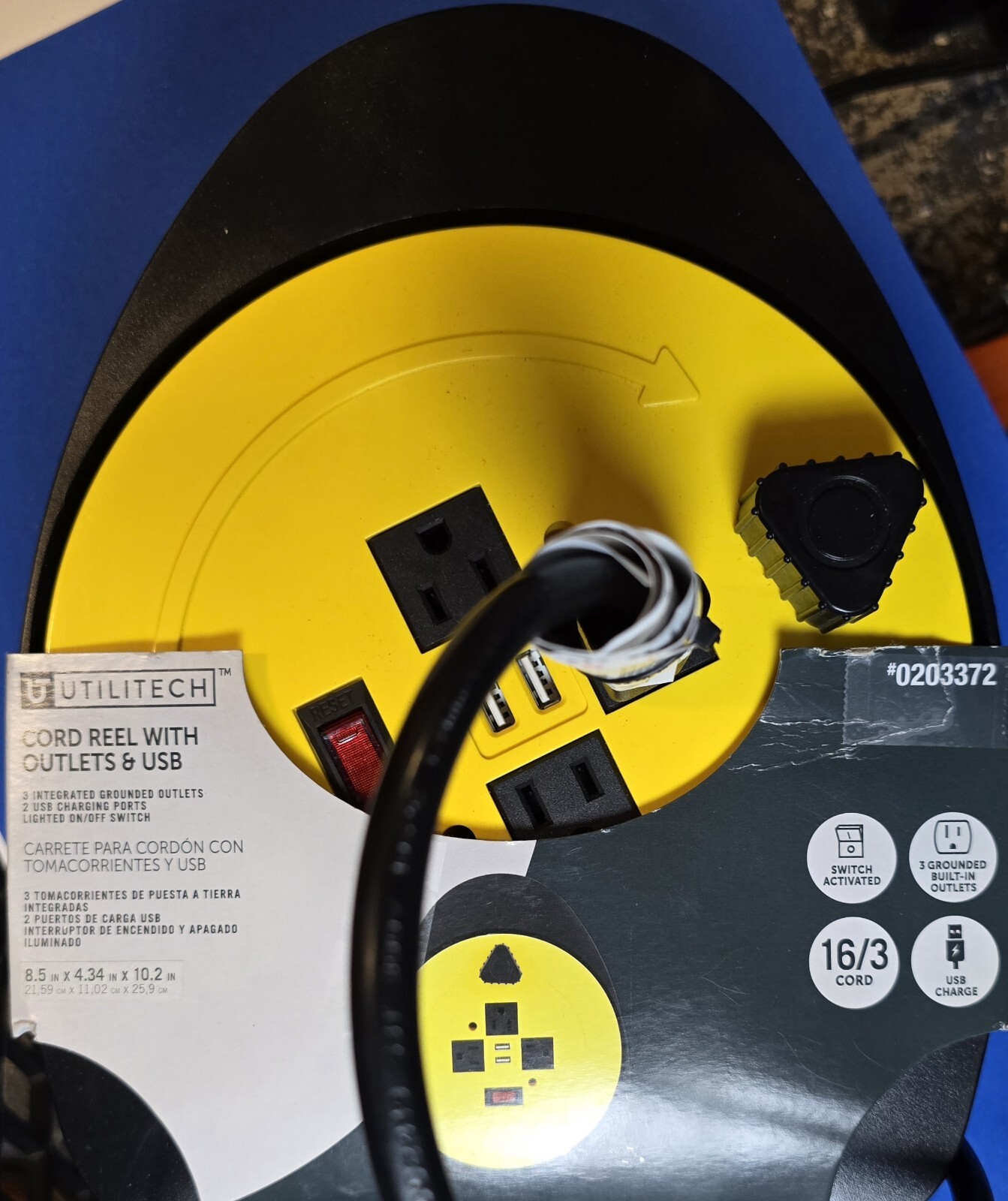 NEW Extension Cord Reel 20' Cord Hand Wind Retractable 3 Outlets 2 USB Utilitech-image