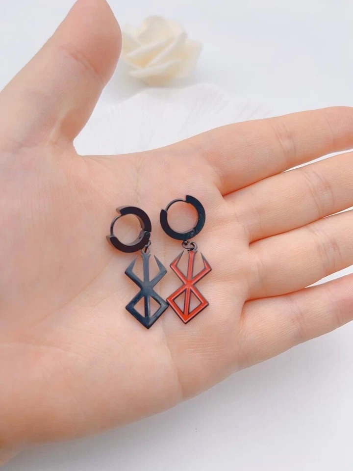 Pendientes Berserk Marca de Sacrificio Foto 3 de 4
