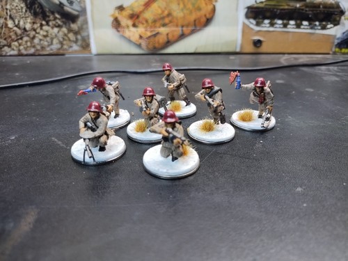 Soviet/Russian SMG Squad Winter w. LMG x7 - Plastic/Painted/28mm/Bolt Action - Picture 7 of 10