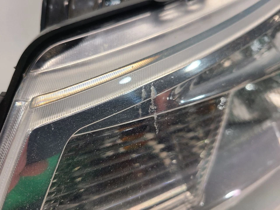 2008-11 福特福克斯(轿车)车手左灯-铬装饰*滚轮芯片* — 第 3/4 张图片