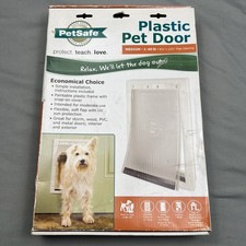 NEW PetSafe Plastic Pet Door with Soft Flap for Medium Dogs Large Cats 1-40 Lbs