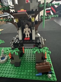 Rare Vintage LEGO 6046 :Hemlock Stronghold -  Complete With Instructions